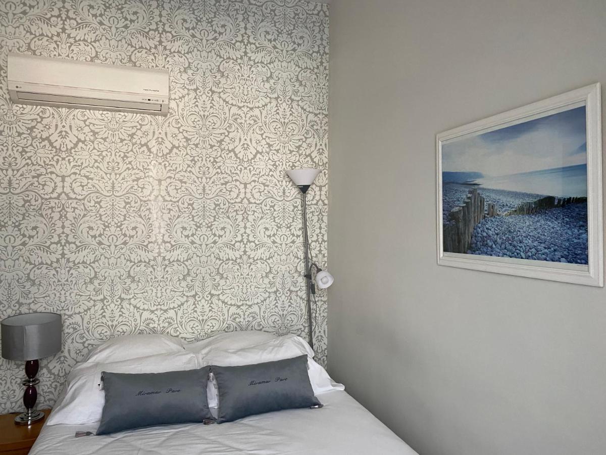 Miramar Parc Bed & Breakfast Роаян Екстериор снимка
